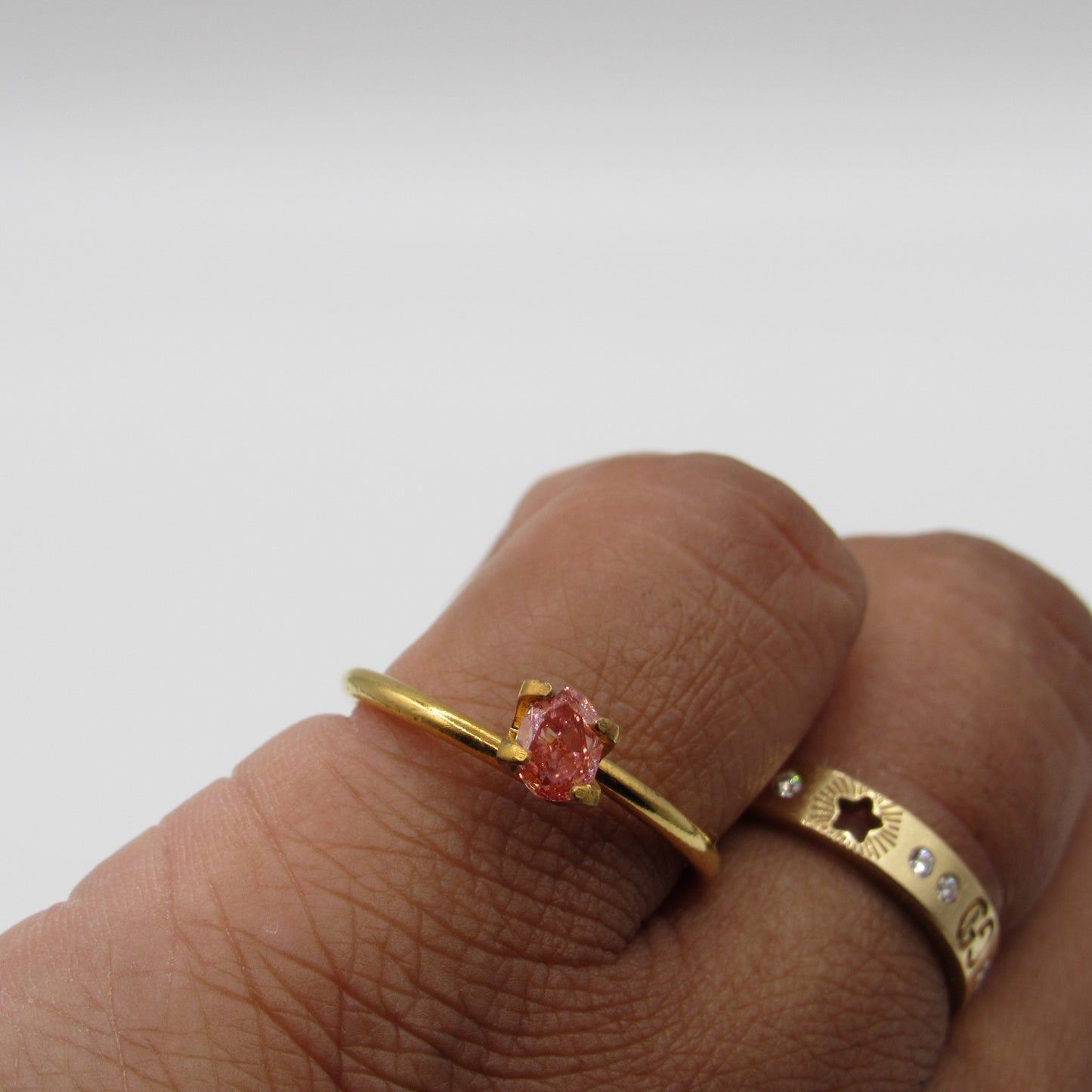 0.47ct Fancy Vivid Pink Oval Lab-Grown Diamond (IGI Certified)